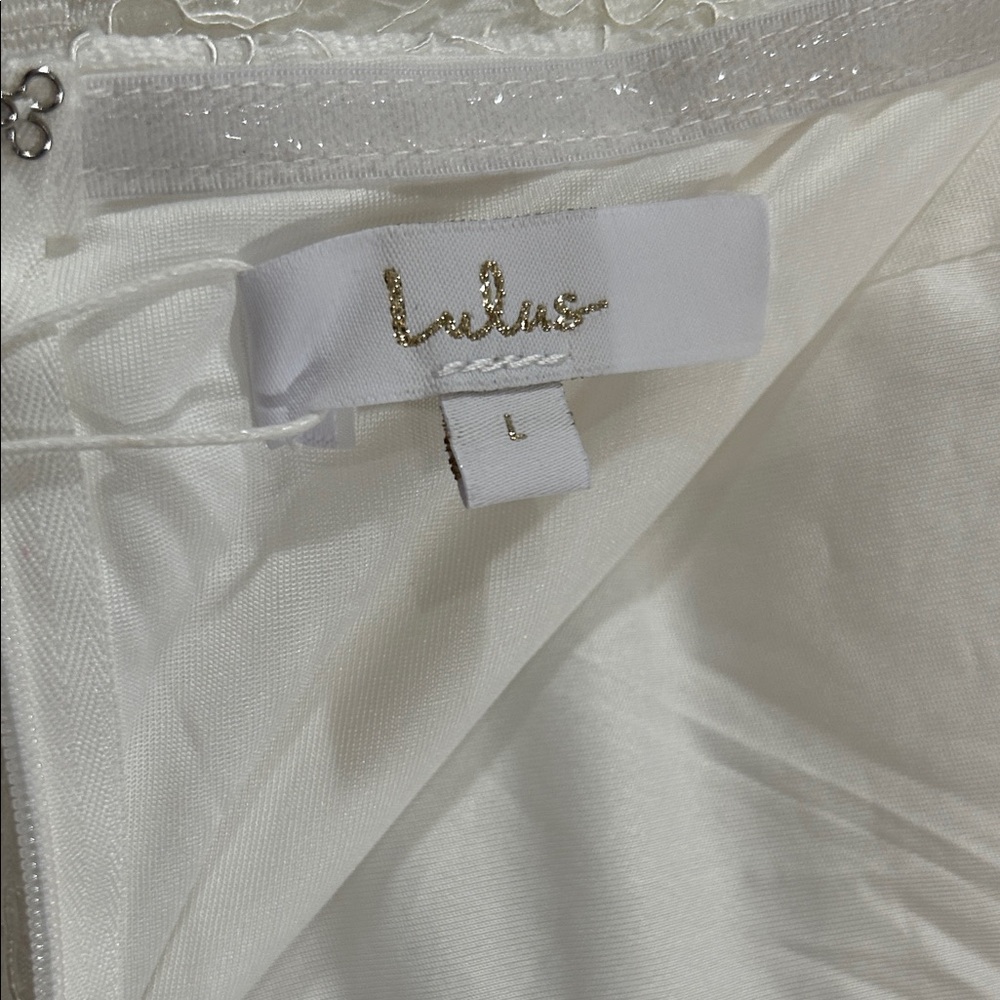 Lulu's. NWT Strapless White Lace Mermaid Gown - Picture 6 of 15